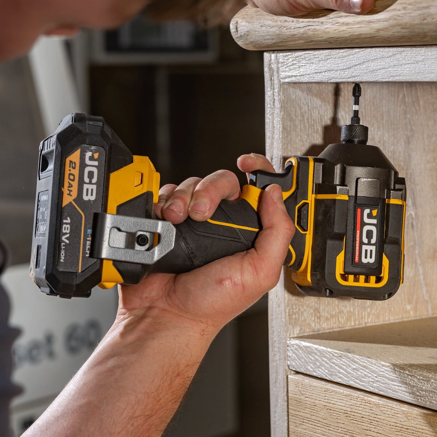 Wkrętarka akumulatorowa JCB 75 Nm – wiertarka udarowa z wkrętarką