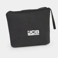 Kurtka JCB008BL złożona w czarny pokrowiec z logo JCB