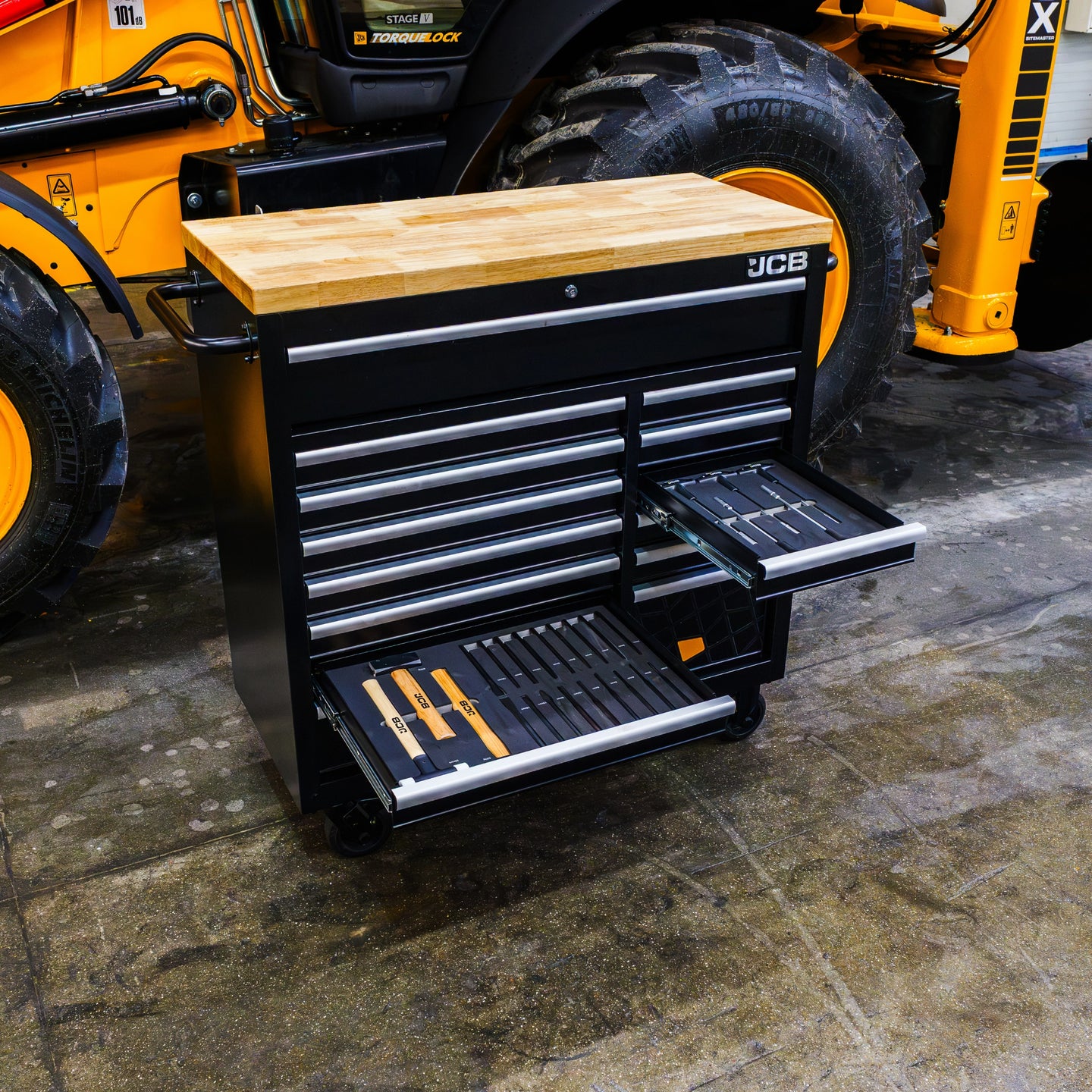 Wózek na narzędzia JCB 299 Elementów – szafka narzędziowa na kółkach, widok produktu