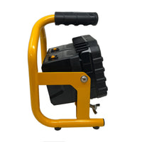 Lampa budowlana LED JCB Xtreme-R 2000 lm ze stalową konstrukcją - lampa robocza akumulatorowa na plac budowy