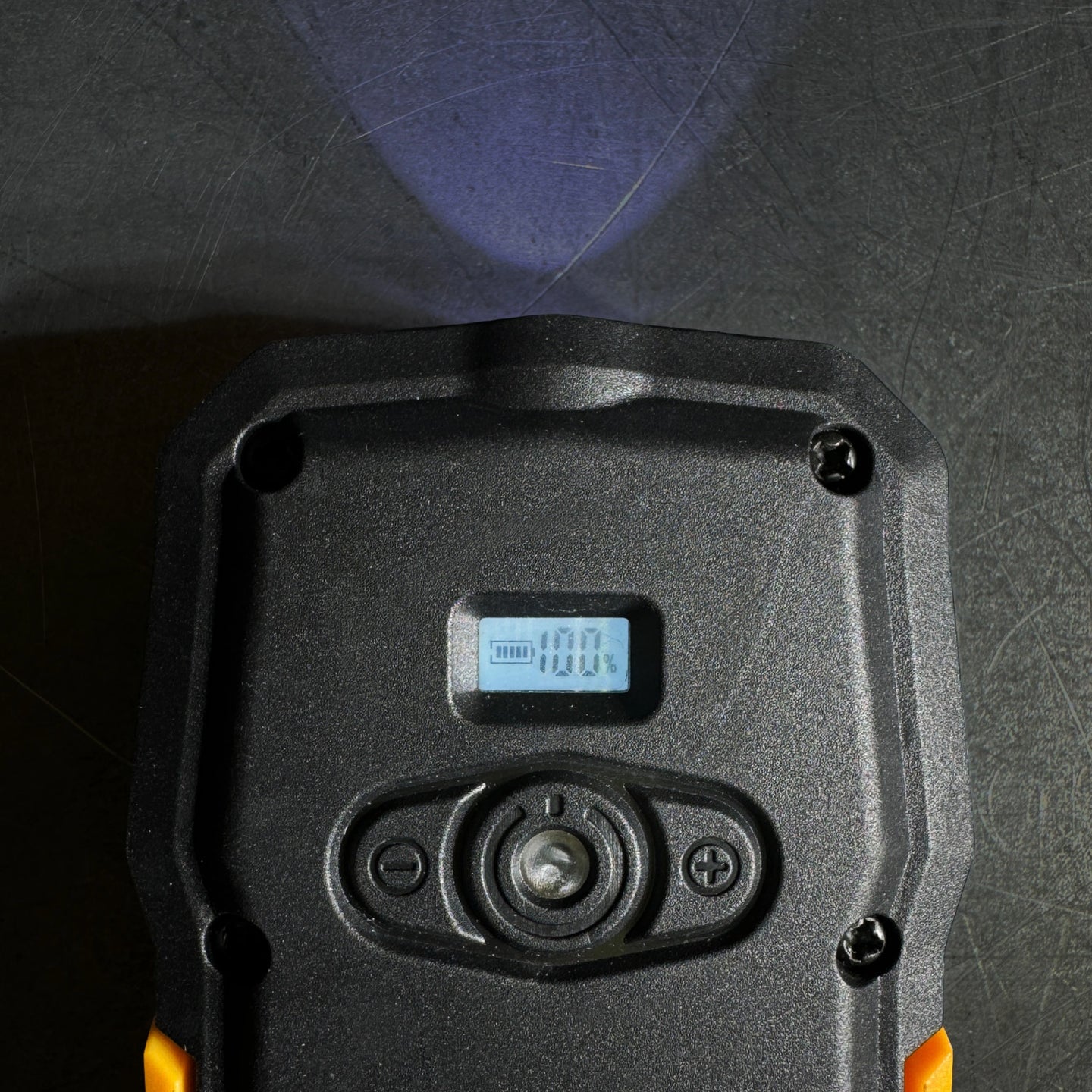 Lampa robocza LED JCB 800 lm z power bankiem USB - lampa warsztatowa akumulatorowa do warsztatu