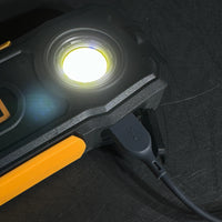 Lampa robocza LED JCB 800 lm z trybem awaryjnym - czerwone światło ostrzegawcze i lampa warsztatowa