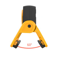 Lampa robocza JCB z rozchylonymi ramionami pod kątem 60 stopni