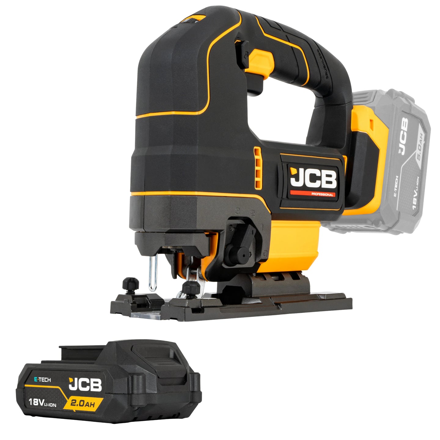 Wyrzynarka JCB 18V z podpiętym akumulatorem 5 Ah oraz dodatkowy akumulator 2 Ah obok
