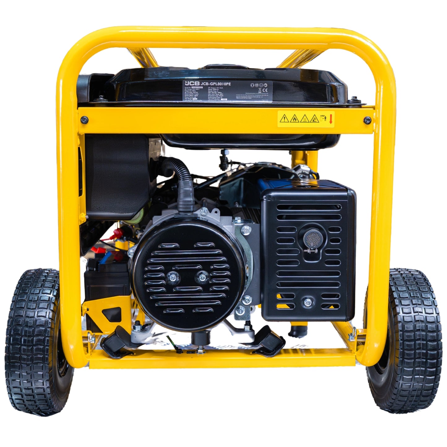 Generator elektryczny JCB GPL8010PE 7,9 kW widok z tyłu silnik JCB 457 cm³ alternator koła transportowe i tabliczka znamionowa