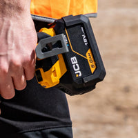 infografika baterii litowo-jonowej JCB Professional 18V 5.0Ah z ikonami szybkiego ładowania wskaźnika LED i technologii Li-Ion